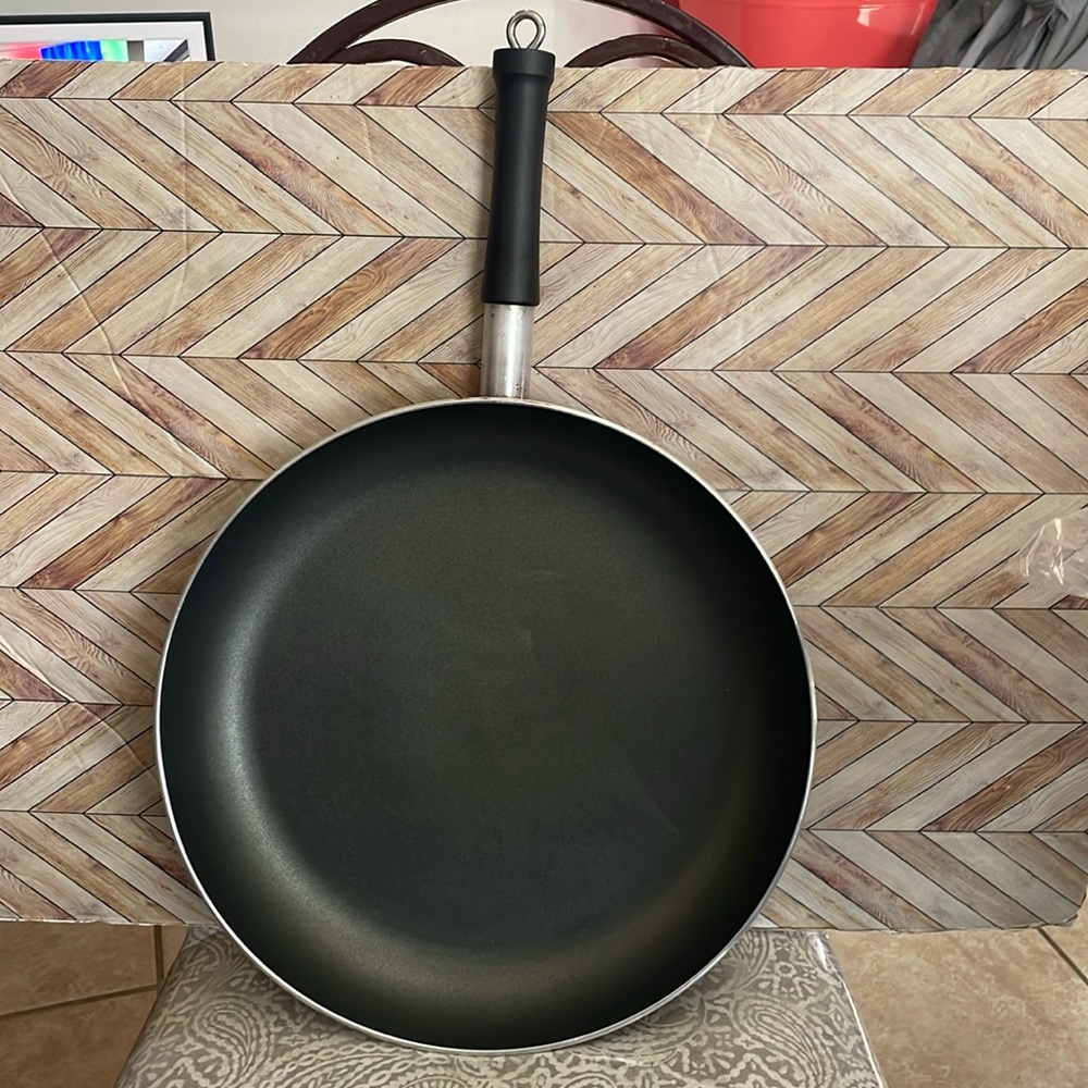14” Tool of the Trade Illumina + non‎ stick frying pan. Large multipurpose